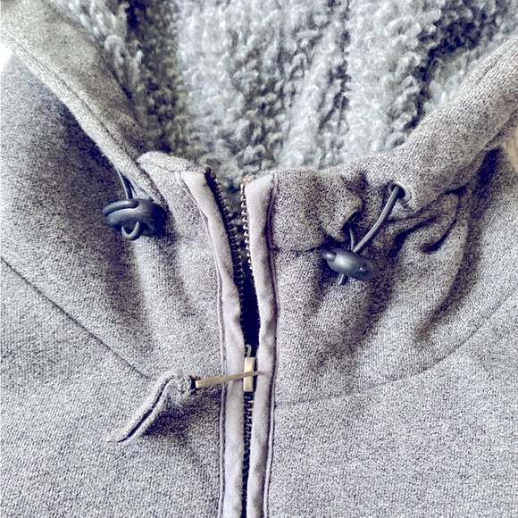 H&M, Label Of Graded Goods Hoodie Sweatshirt, Thick, Warm, Big Pockets, Medium - Picture 3 of 7